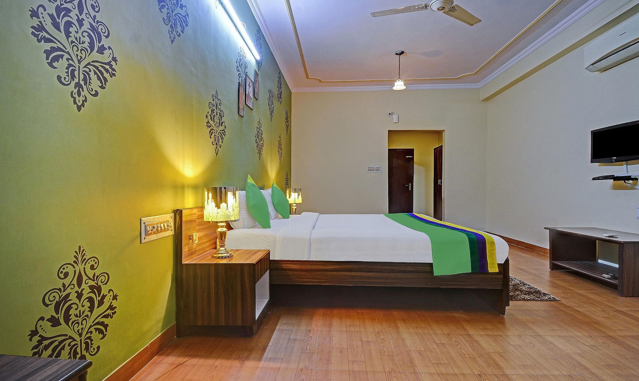 Treebo New Rockwell Vivek Vihar Deluxe Double Room 12