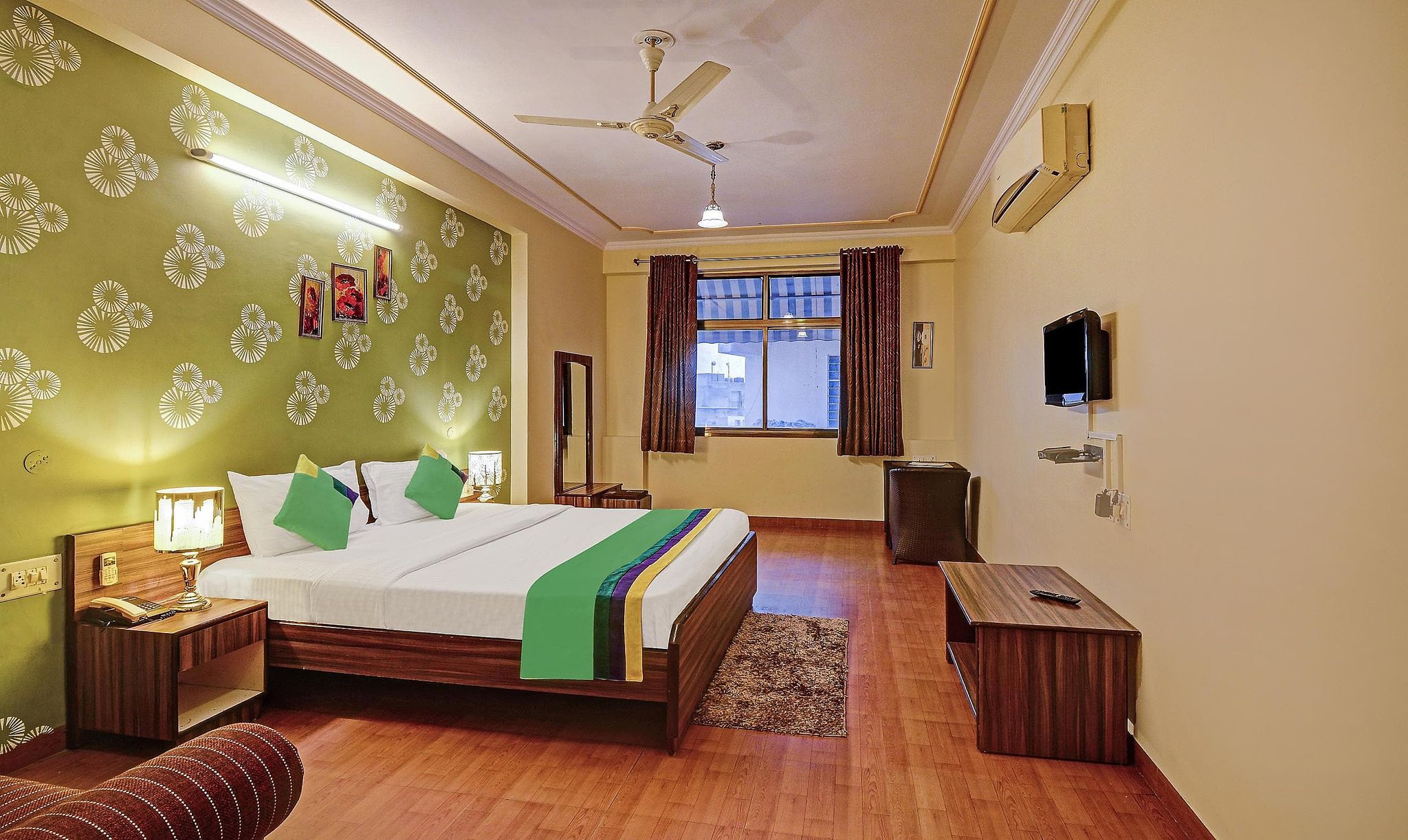 Treebo New Rockwell Vivek Vihar Deluxe Double Room 9