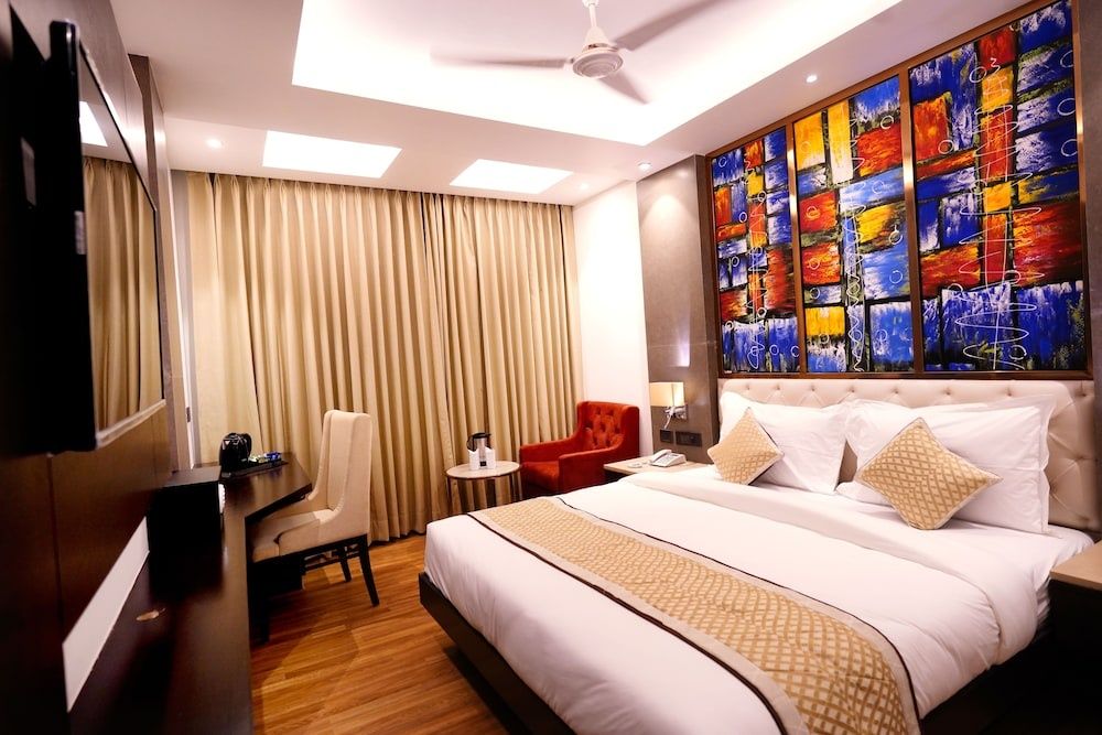 undefined Hotel City Pride 5