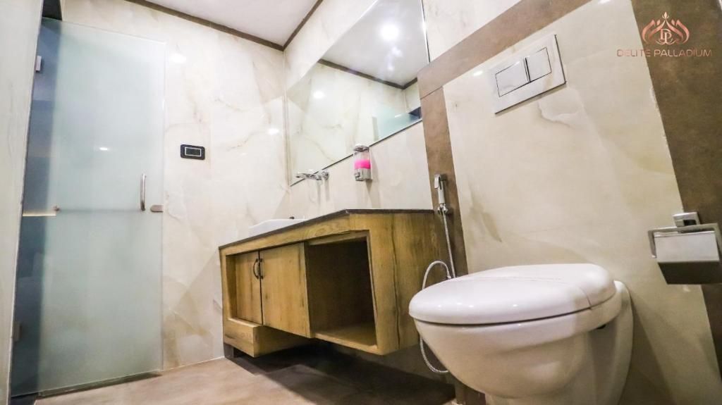 Hotel Delite Palladium Deluxe Room 9