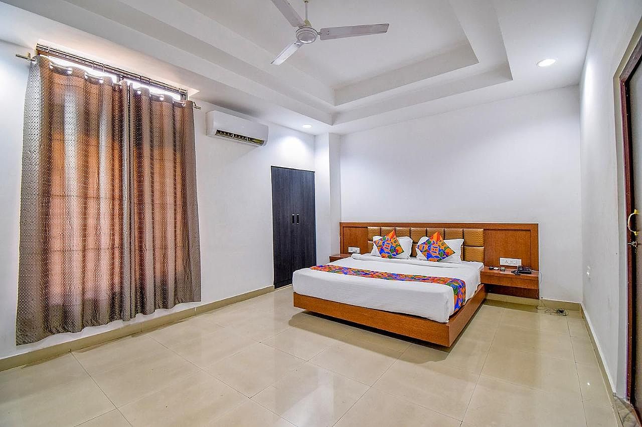 Hotel Orchid Deluxe Room 5