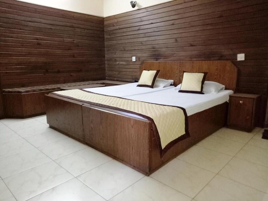 Rajdhani Hotel