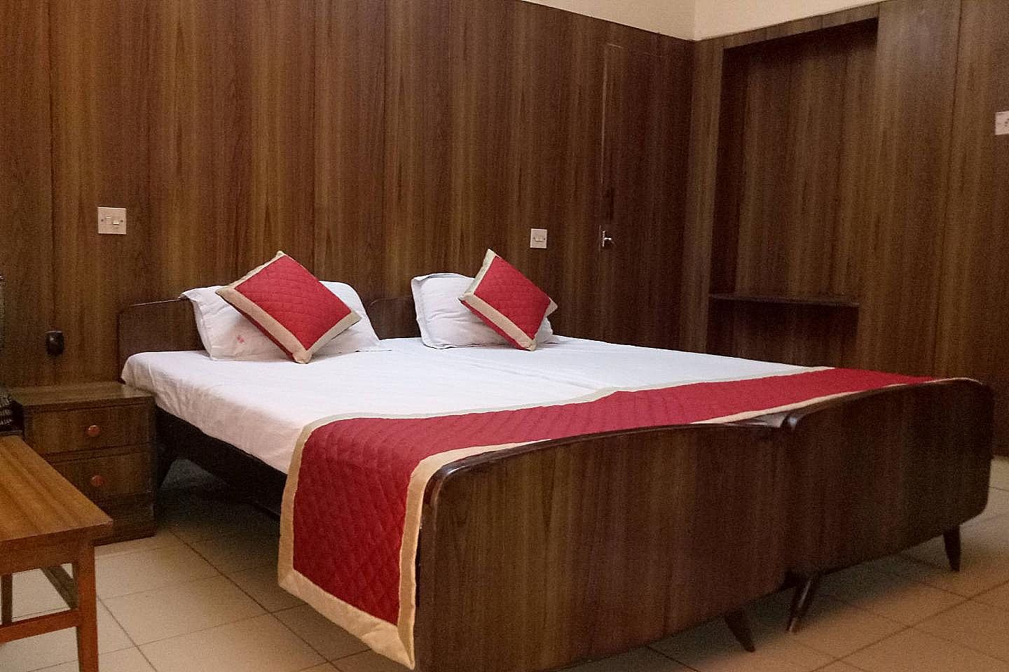 Rajdhani Hotel Standard AC Double Bed 2