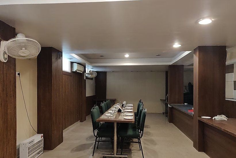 Food & Dining