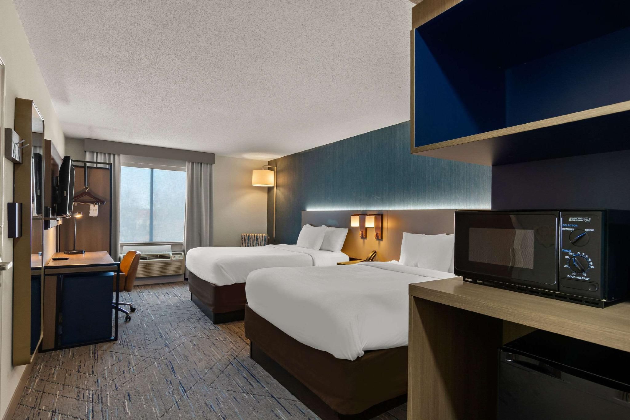 2 Queen Beds, Nonsmoking, Accessible
