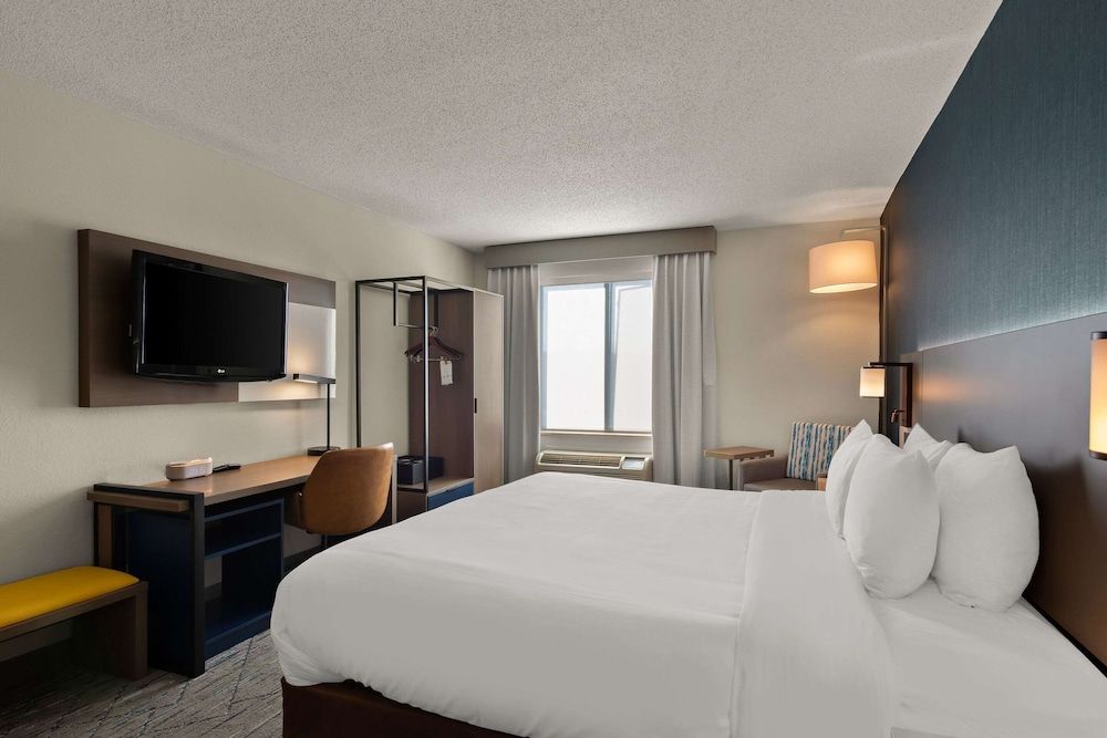Standard Room, 1 King Bed, Non Smoking