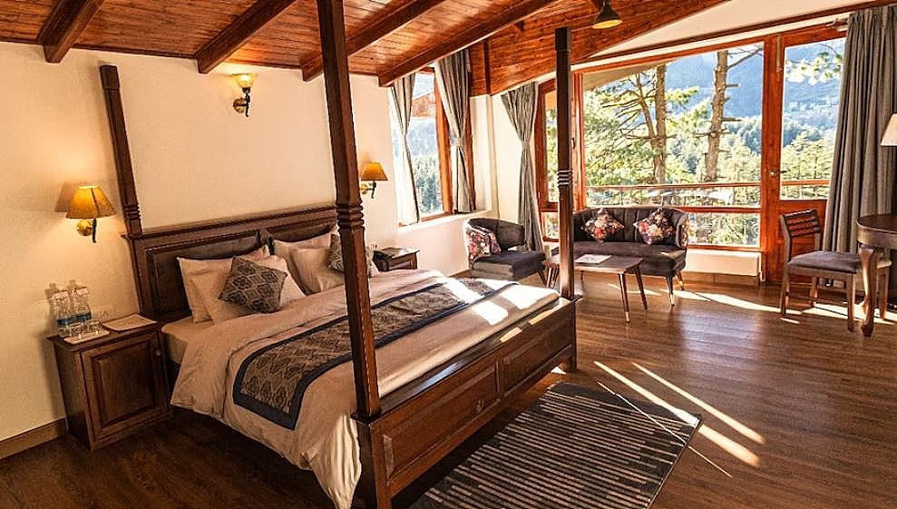 Aloka Suite with Jacuzzi, Private Balcony Mountain and River View - Centrally Heated and Cooled