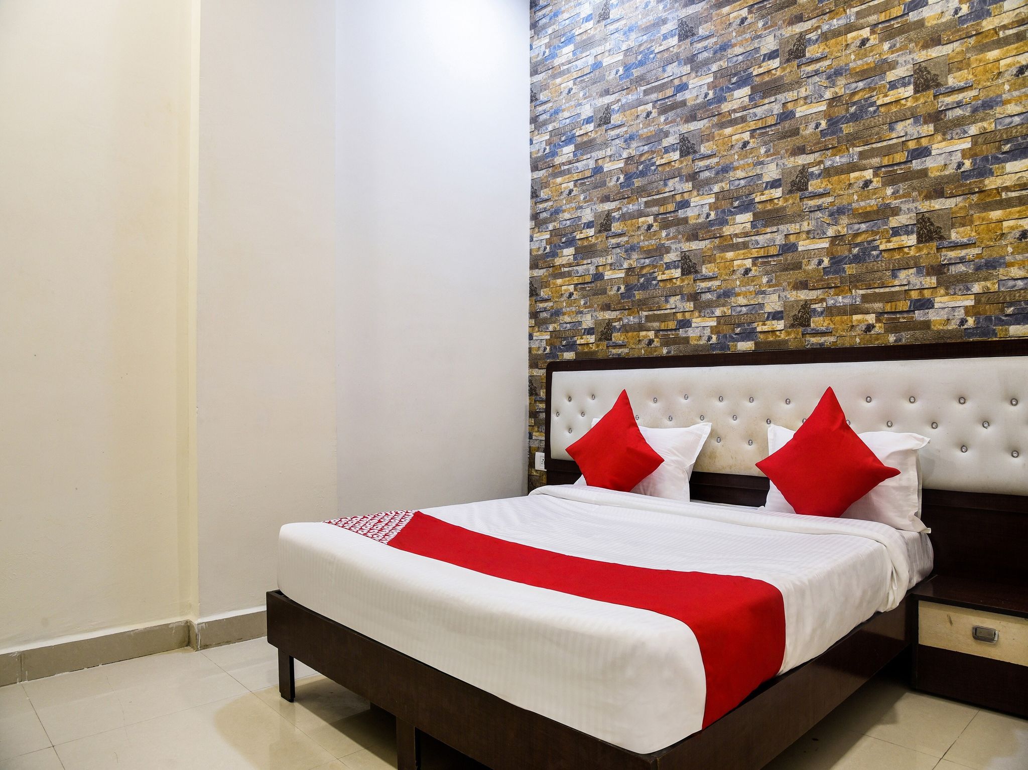 Hotel O StayCraft Deluxe 8