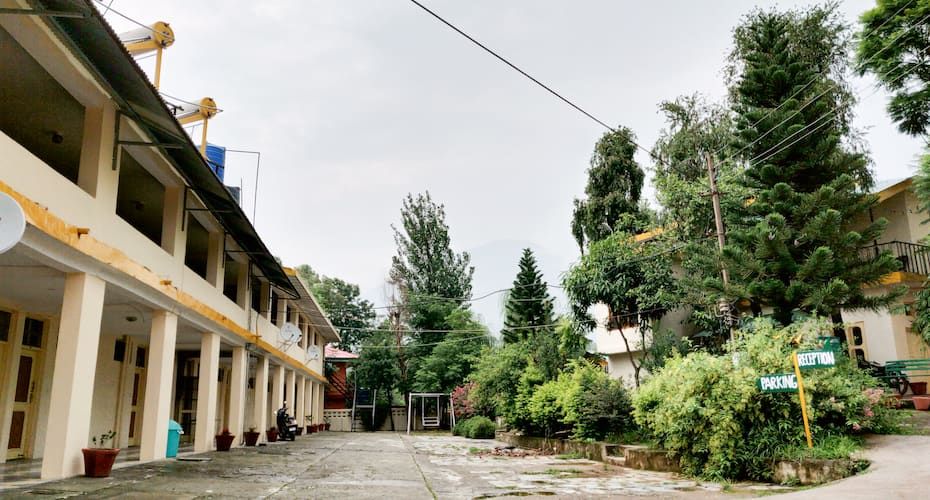 Pops Hotel and Restaurant