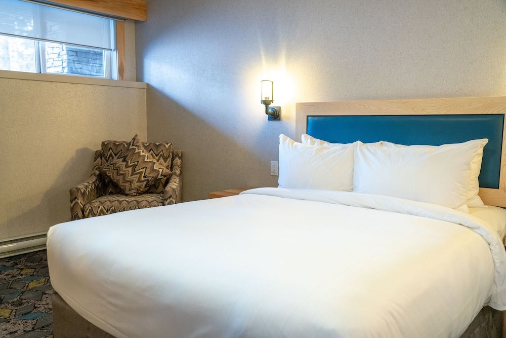 Tunnel Mountain Resort Standard Suite, 2 Queen Beds