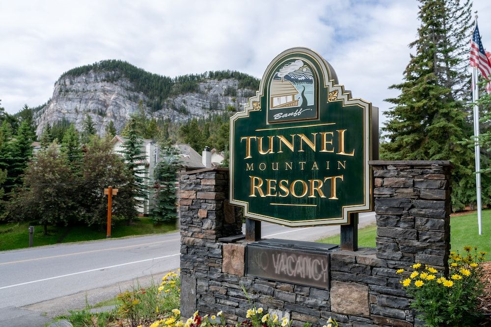 undefined Tunnel Mountain Resort 4