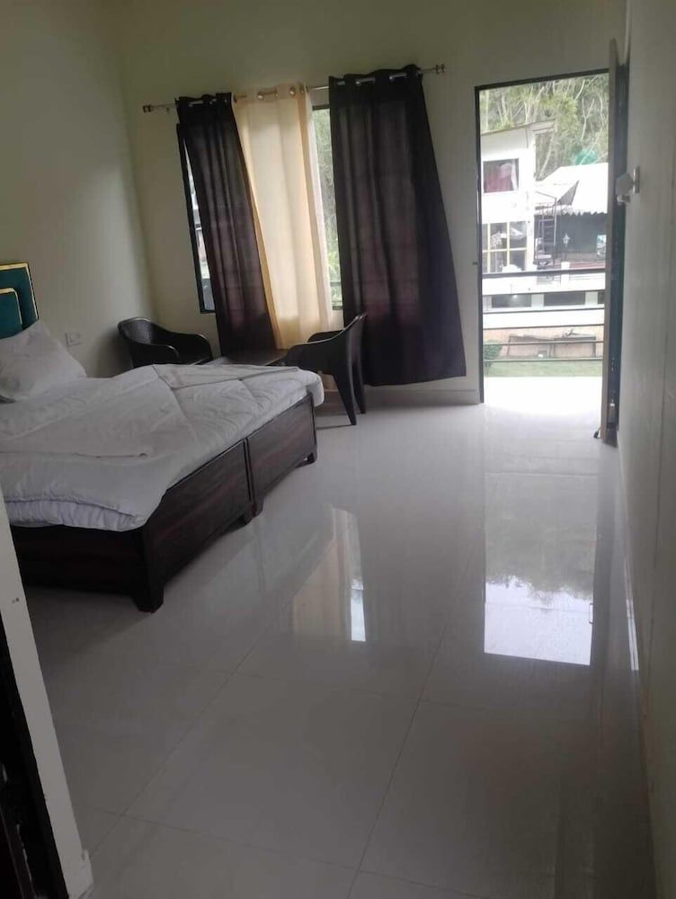 Camp Aquaforest Standard Single Room, 1 Double Bed, Air conditioning, Pool View 4