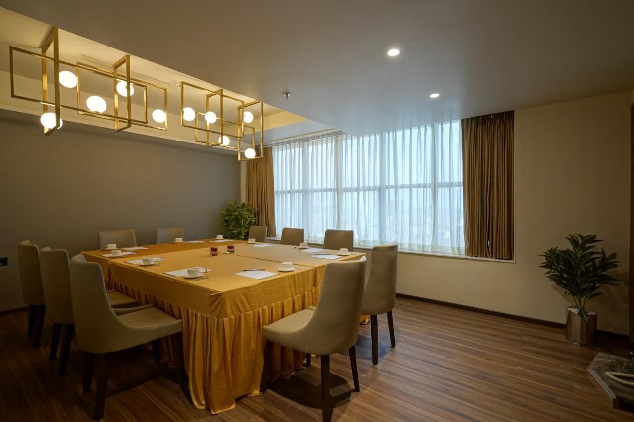 Food & Dining
