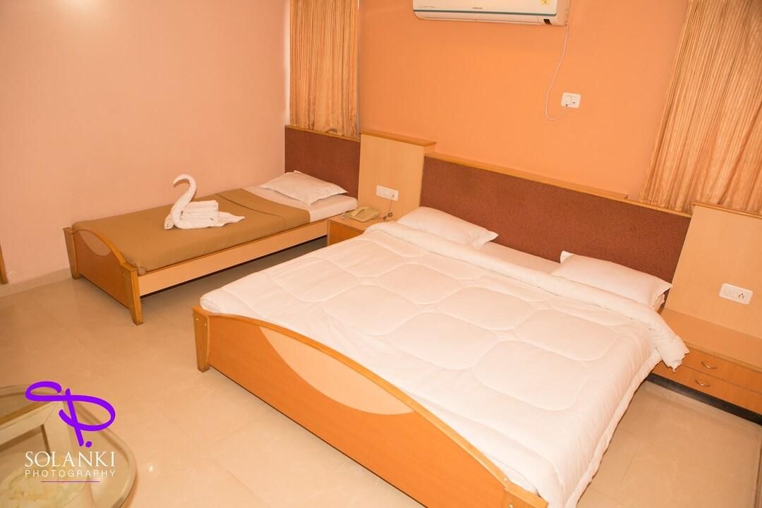 Deluxe Executive Room Double - Airport Authority of India - YCHS