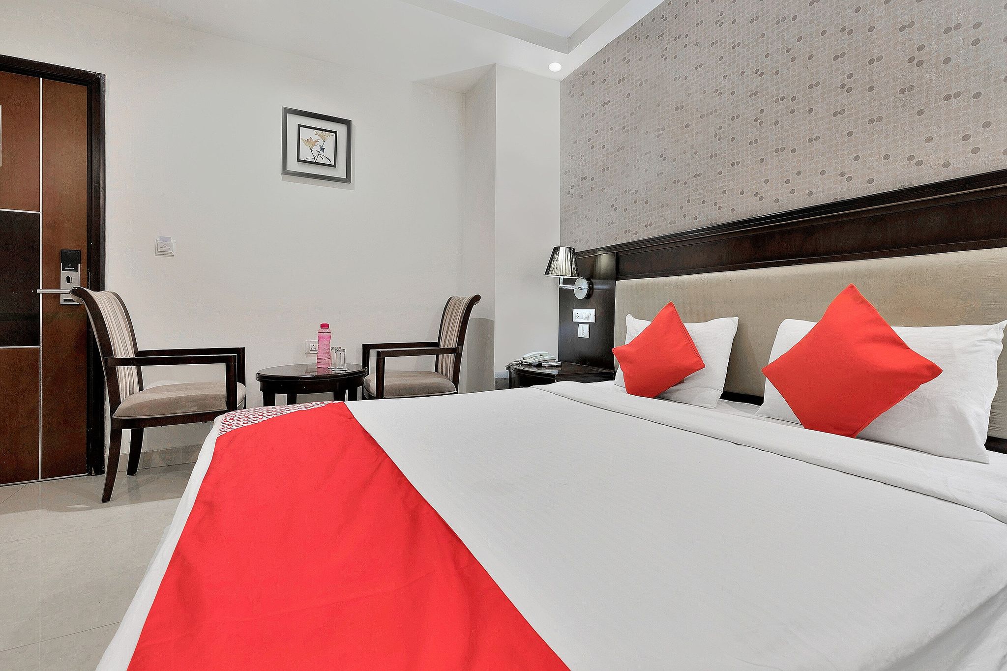 Super Capital O Rudra Grand Near Kondapur x Road Deluxe Room 6