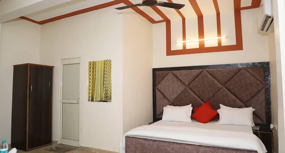 Hotel Chetali Family Room