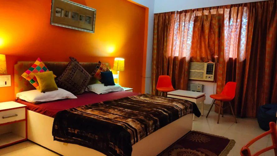 DELUXE ROOM 01