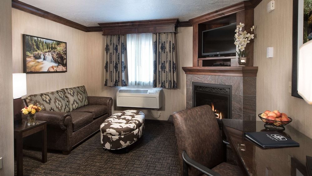 Best Western Plus Flathead Lake Inn And Suites Executive Suite, 1 King Bed, Non Smoking, Fireplace 3