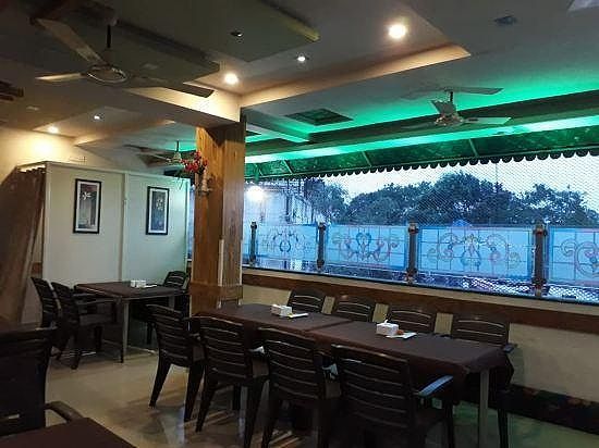 Food & Dining
