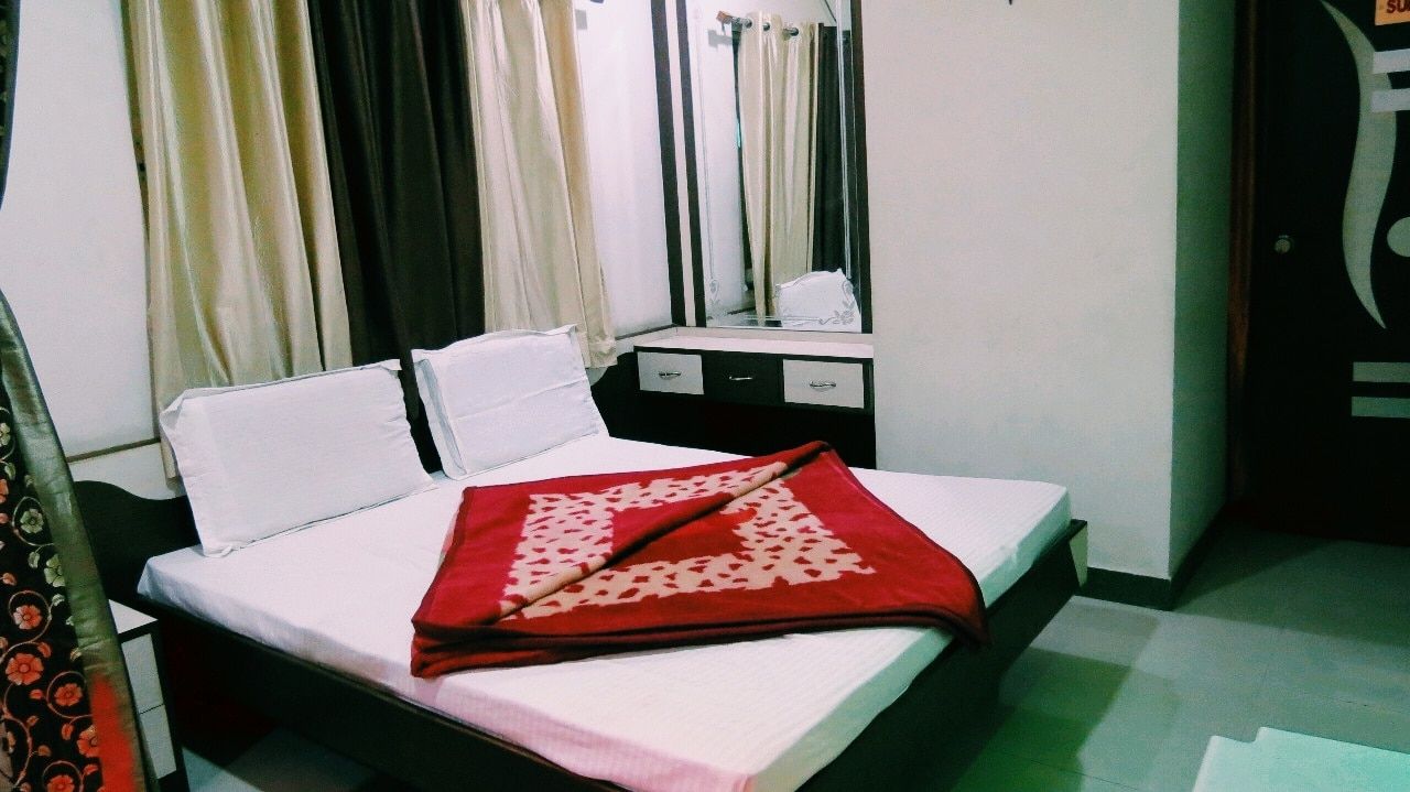 Hotel Shiv Inn Deluxe Non A/C Room 2