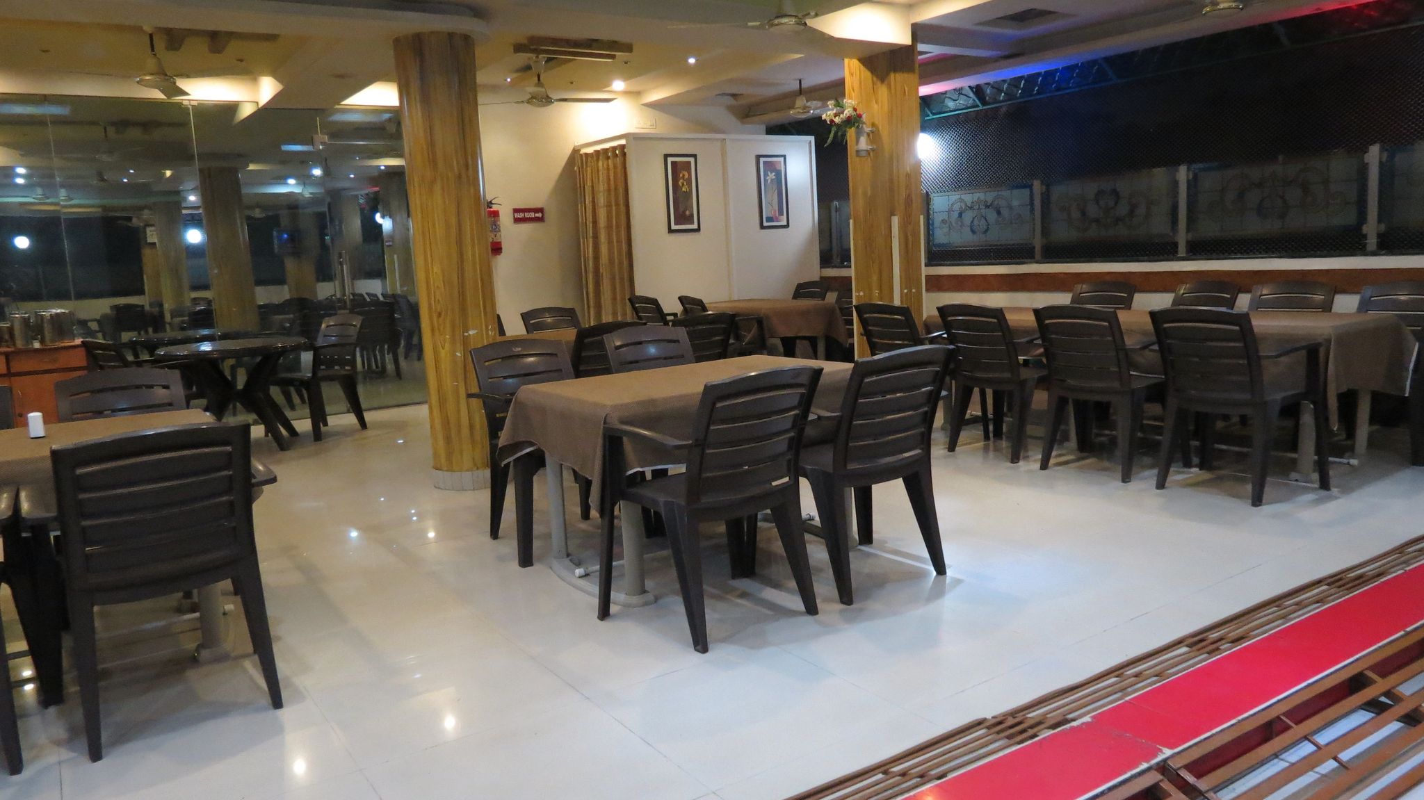 Food & Dining