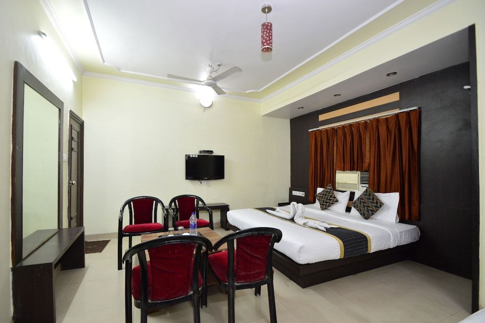 Hotel Radha Palace