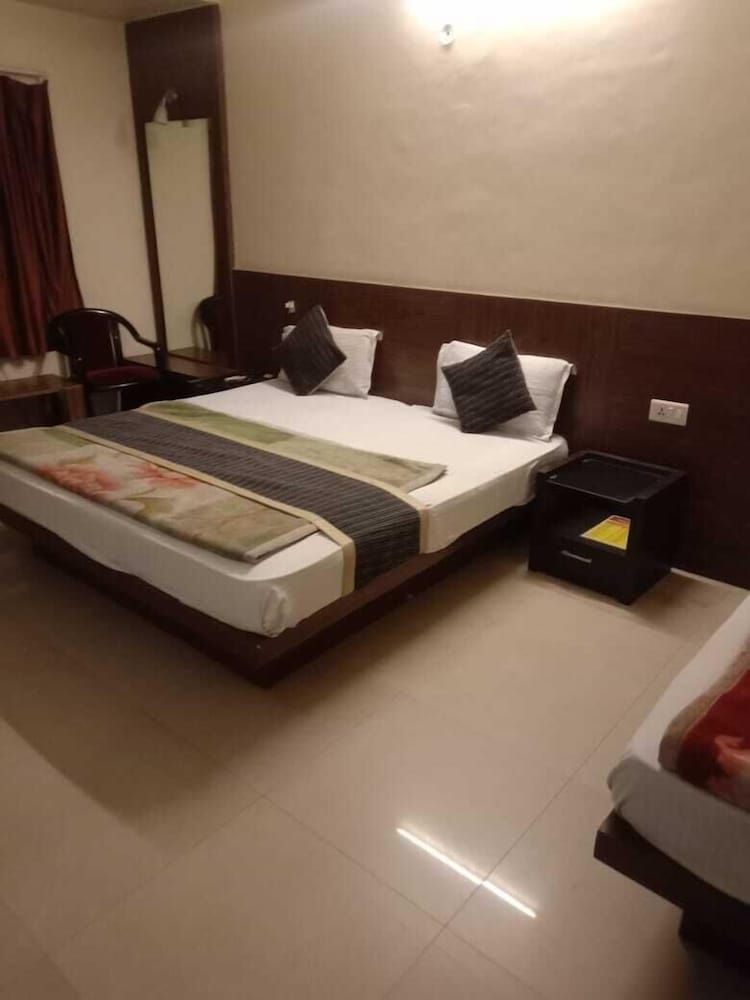 Hotel Radha Palace