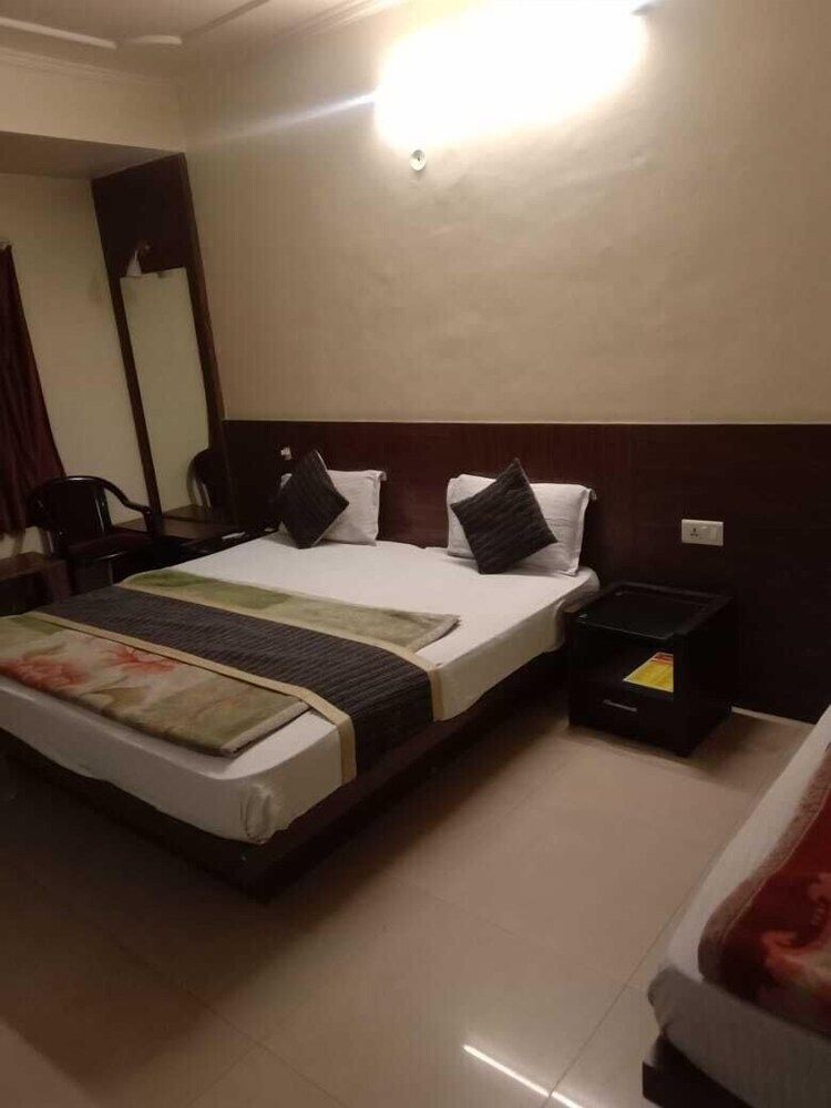 Hotel Radha Palace