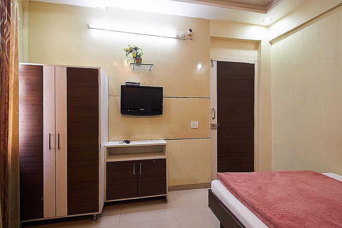 Hotel Radiant Deluxe Non AC Room 4