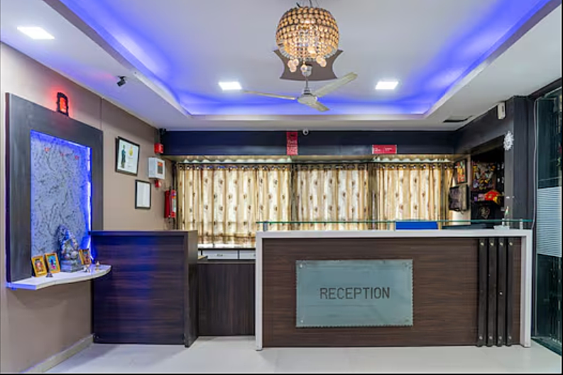 undefined Hotel Avion Inn 9