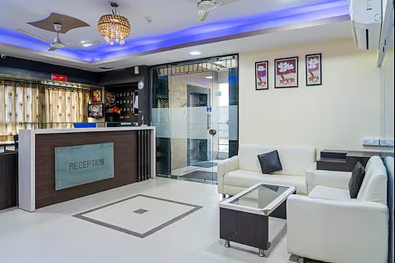 undefined Hotel Avion Inn 10