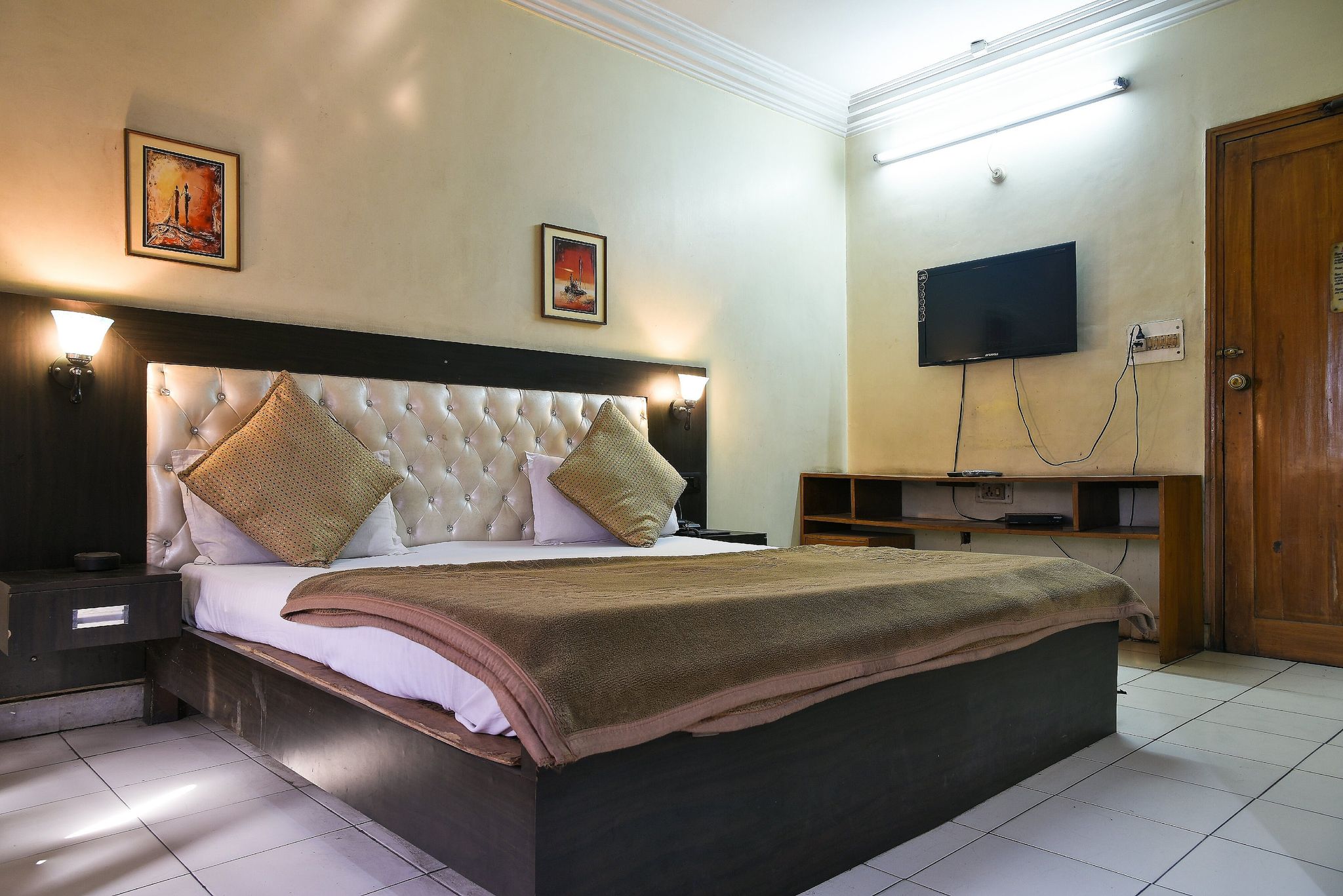 Gaurav Hotel Superior Room, 1 Double Bed