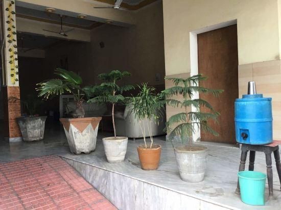 undefined Hotel Gautam 4