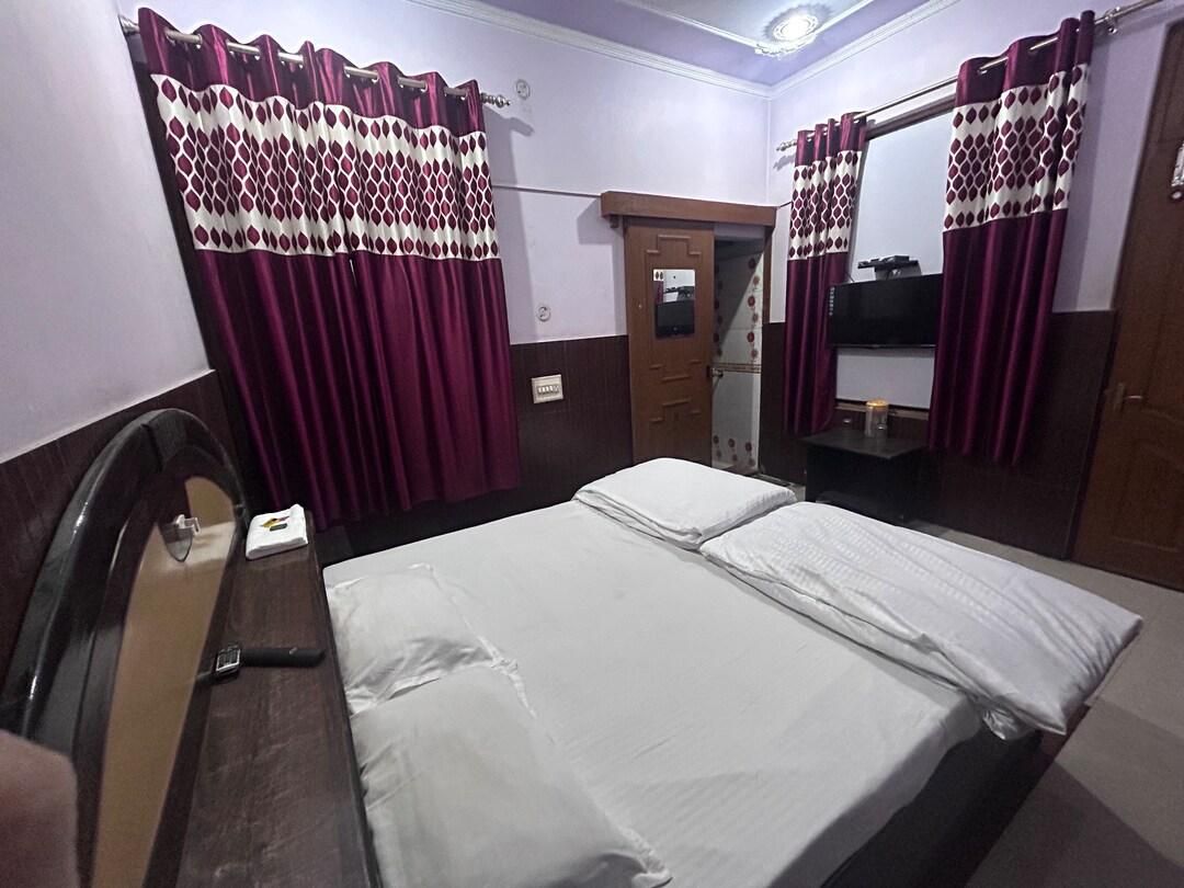 undefined Hotel Gautam 6