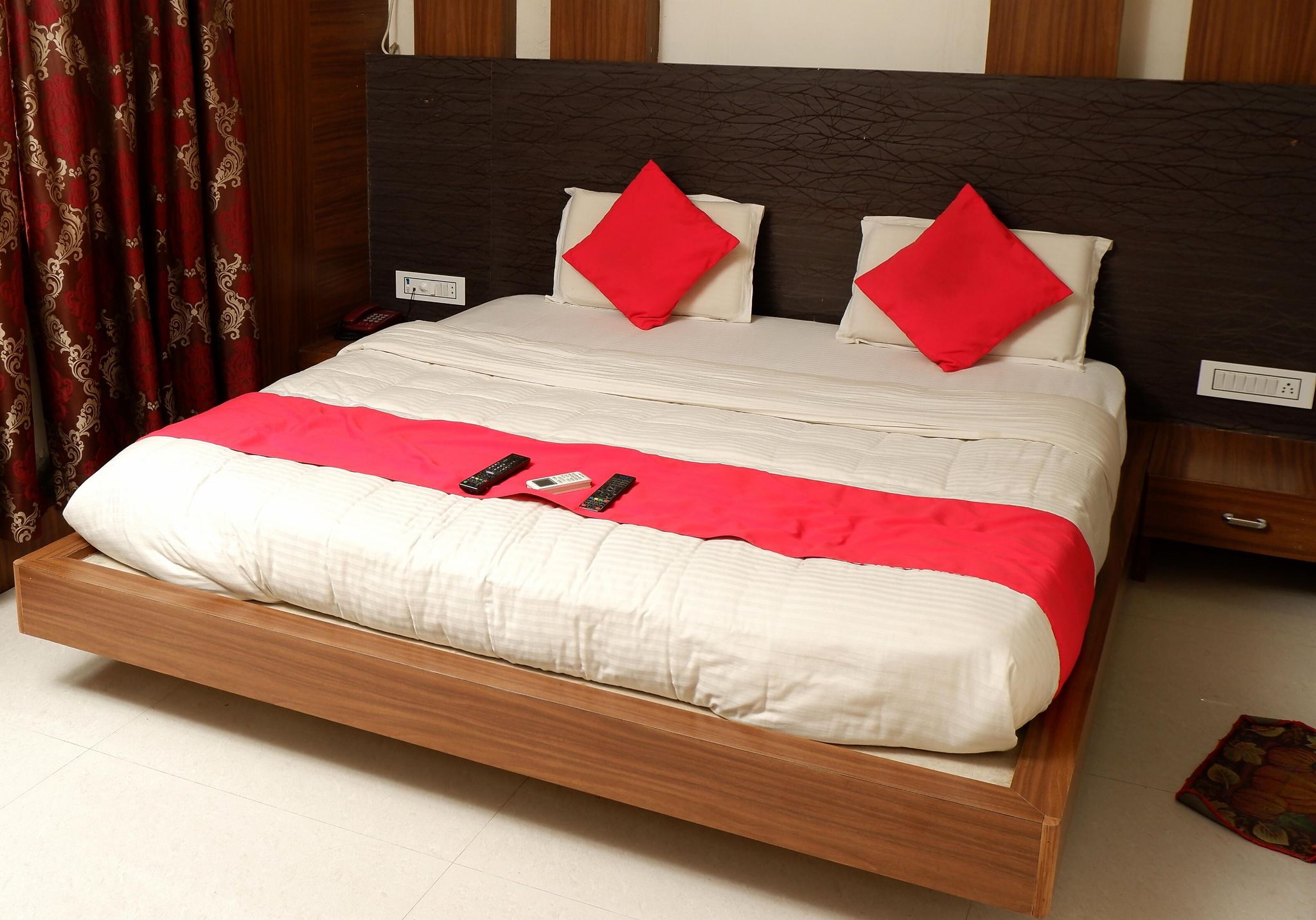 Hotel City Palace Double Bed Standard AC Room 7