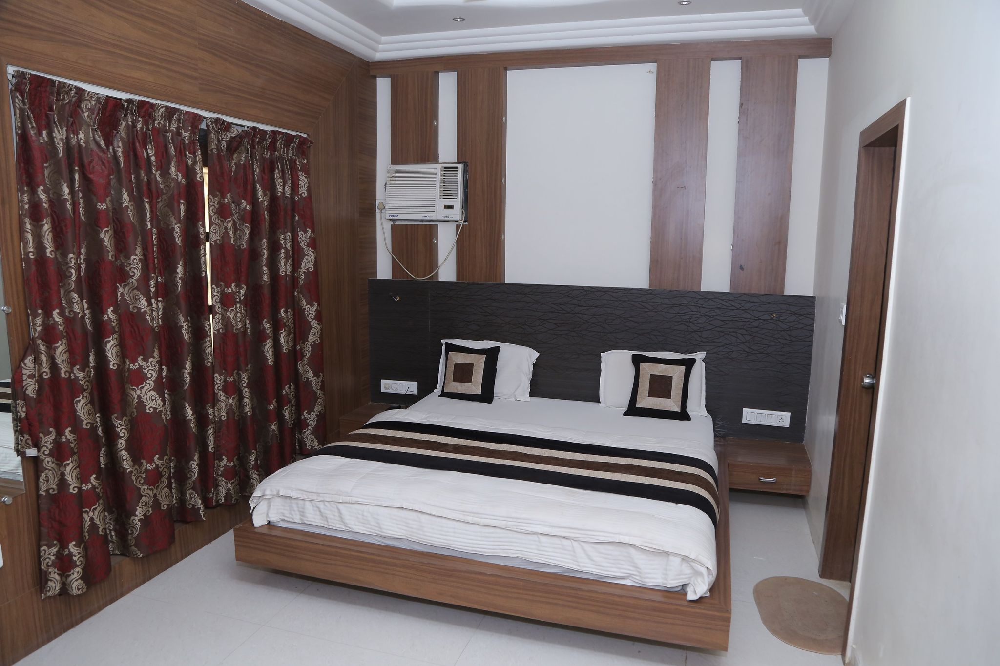 Hotel City Palace Double Bed Standard AC Room 10