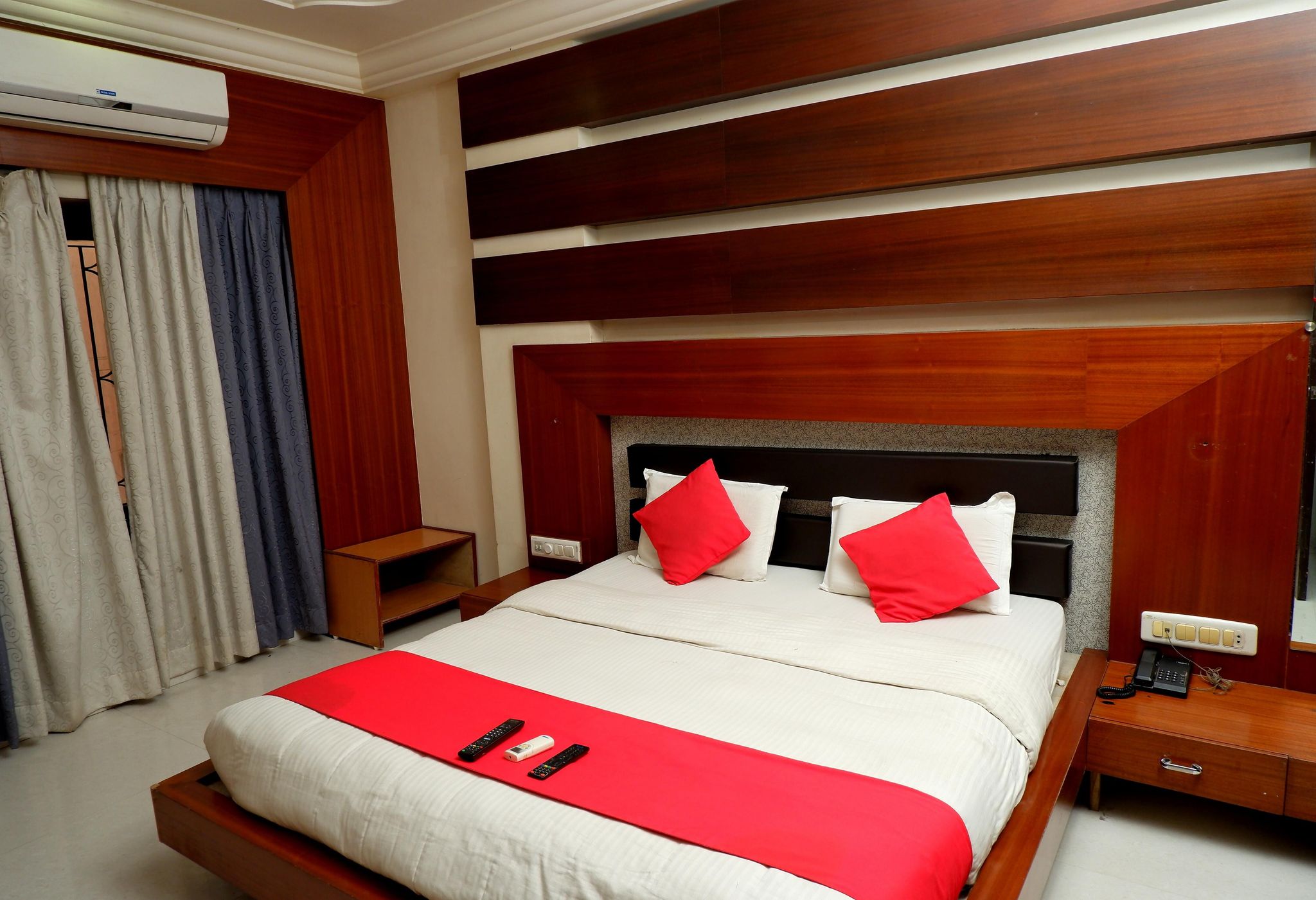 Hotel City Palace Double Bed Standard AC Room 6