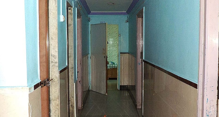 Side Image 2