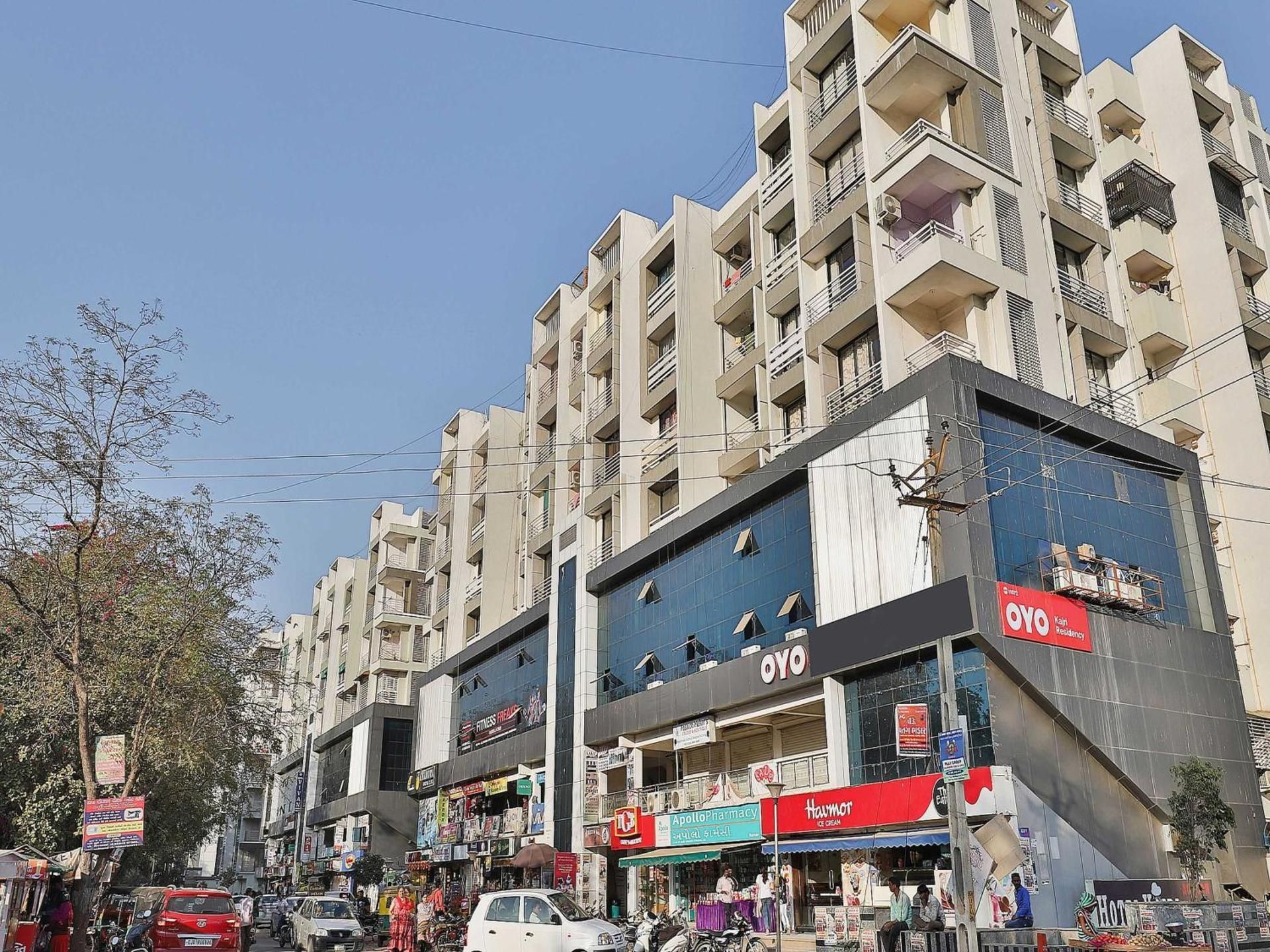 undefined OYO 11072 Hotel Kajri Residency 9