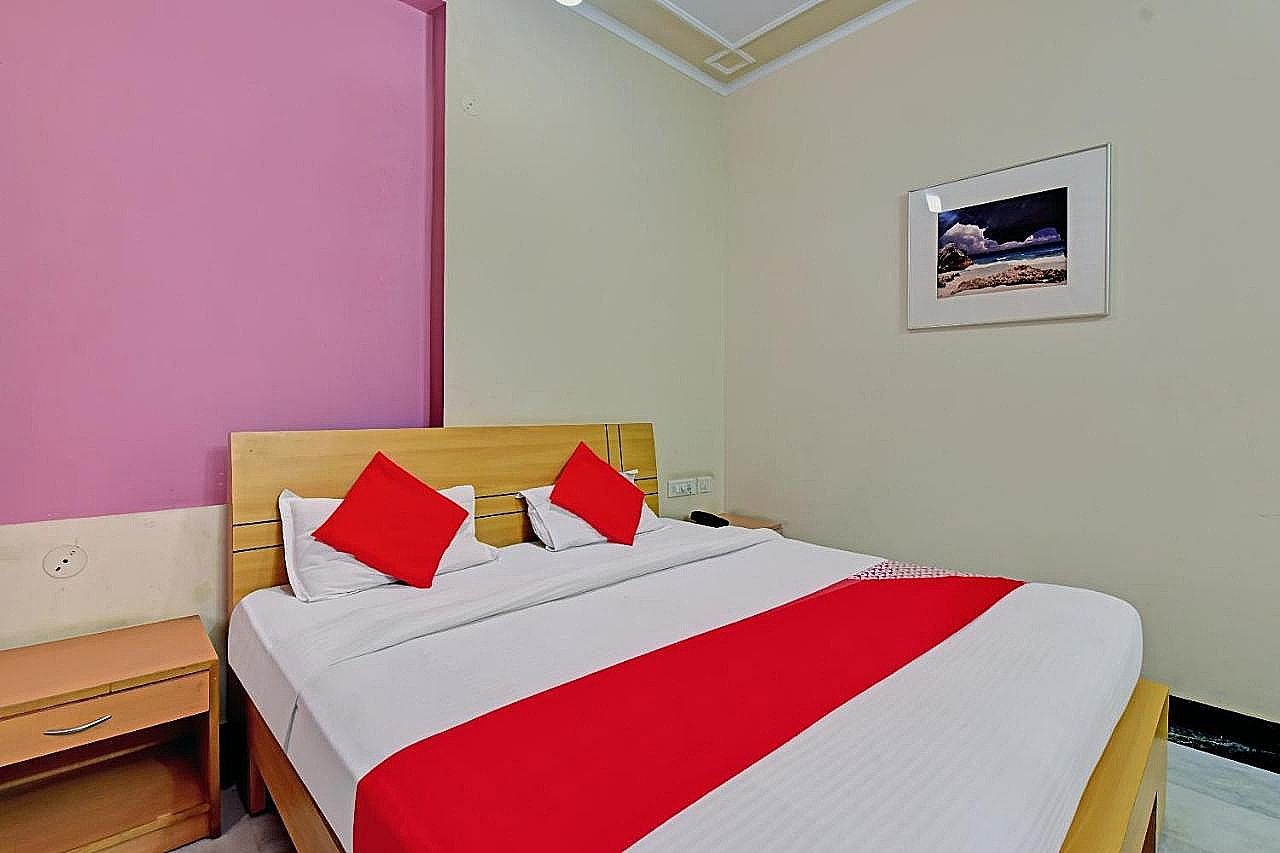 OYO 80398 Hotel Star Board Classic Triple Room