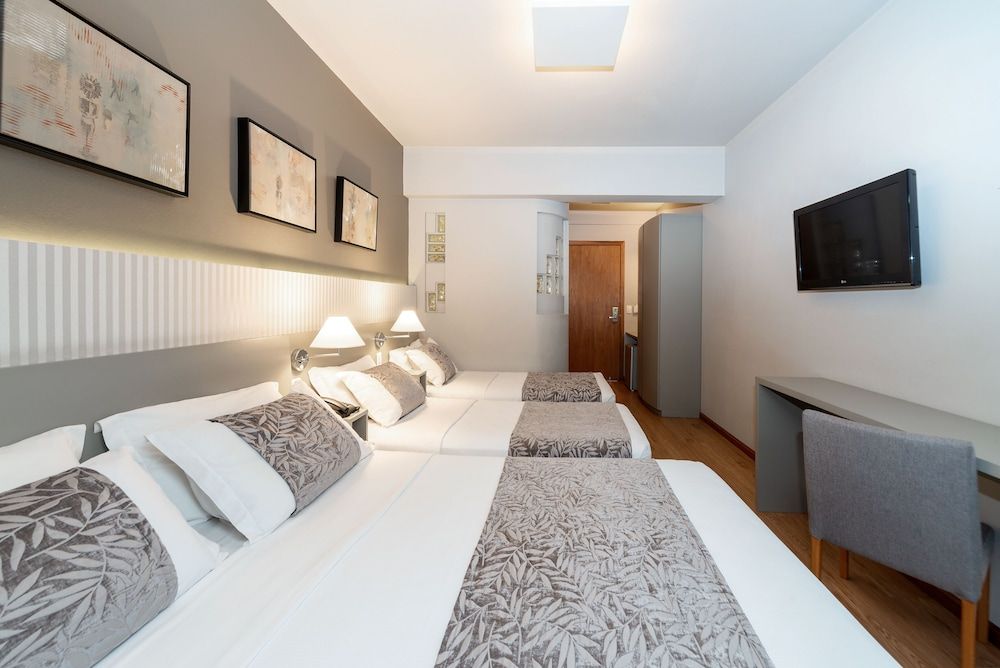 Hotel Laghetto Siena Basic Quadruple Room 2