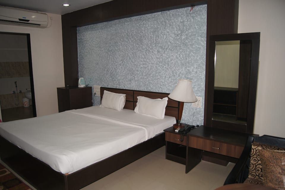 Hotel Downtown  Deluxe room 2