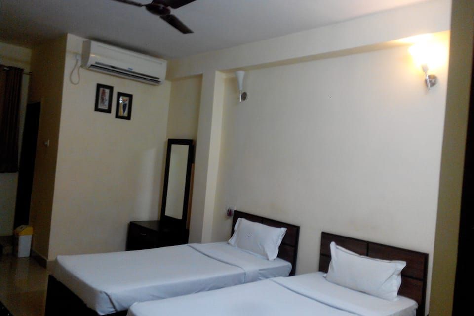 Hotel Downtown  Deluxe room 4