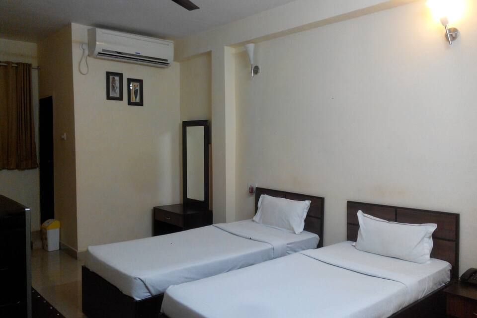 Hotel Downtown  Deluxe room 3