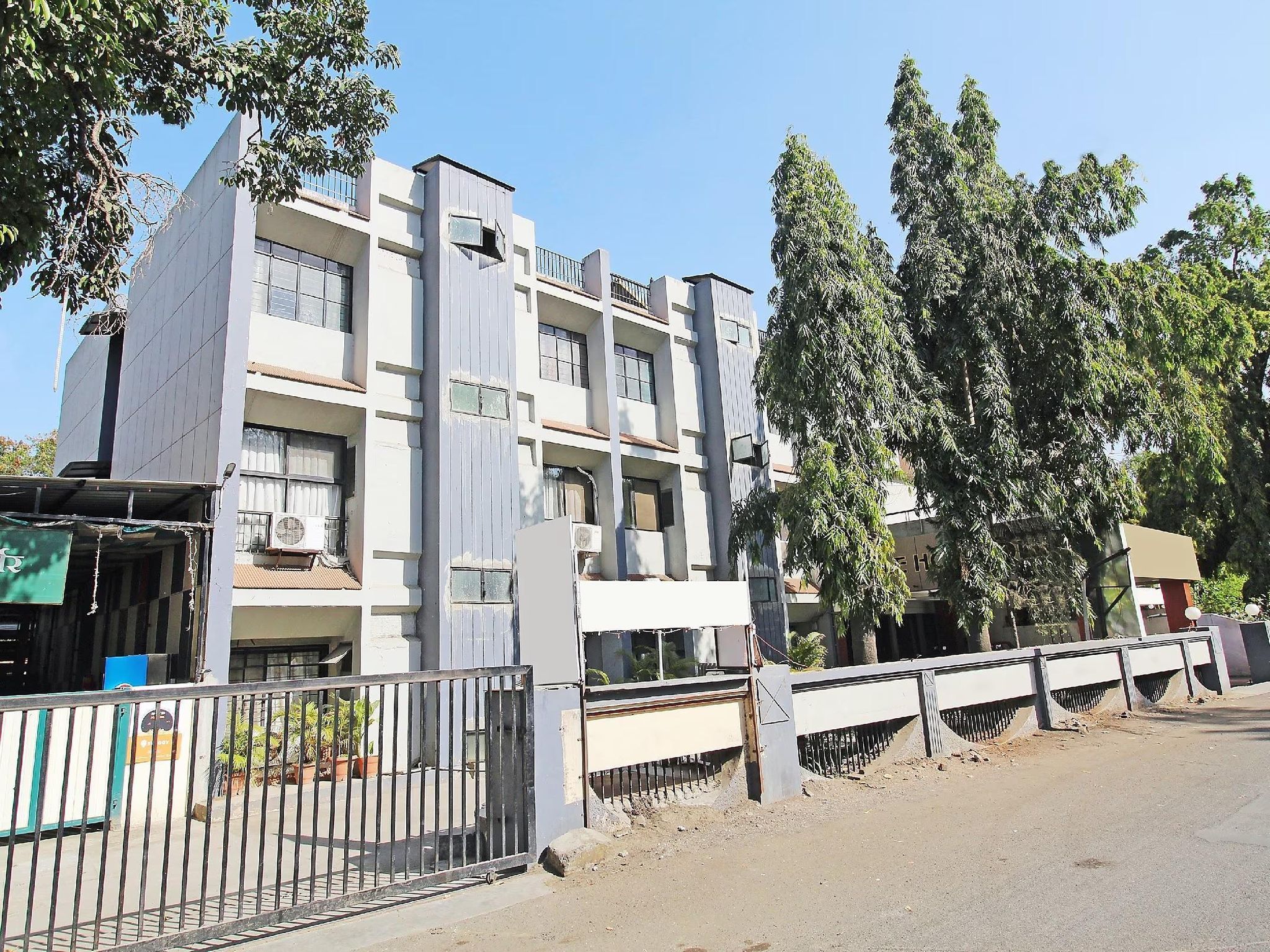 undefined Seble Hotel Deluxe