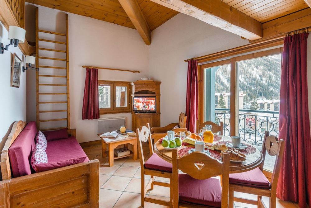 1 bedroom alcove apartment sleep 5