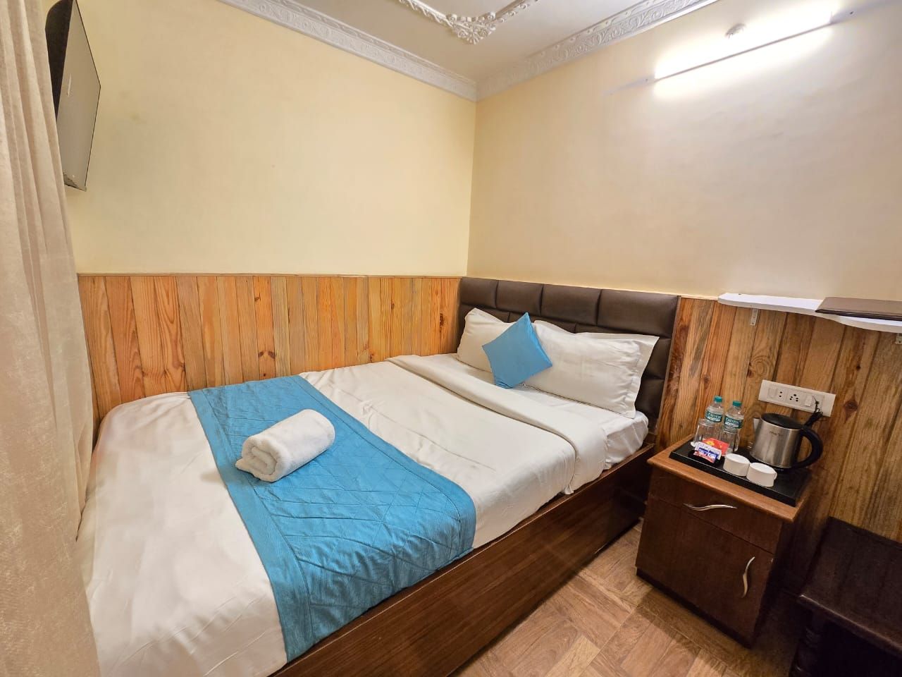 INDUS MOUNT ROYALE - 100 Meters from Mall Comfort (Non View) 7