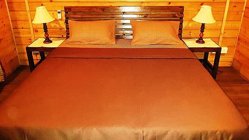 Side Image 2