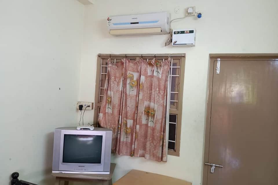 undefined Kumaran Guest House AC 6