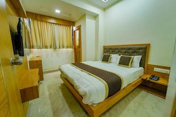 Hotel Green Park Deluxe Double/Twin Bed Room 3